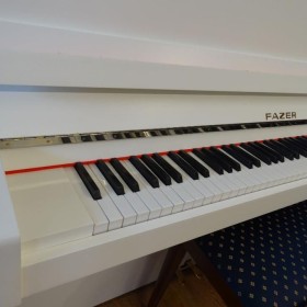 biale pianino fazer idealne