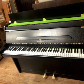 Pianino schimmel czarne brązowe biale