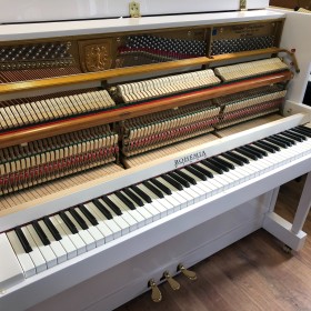Pianino biale Bohemia Bechstein All Inclusive