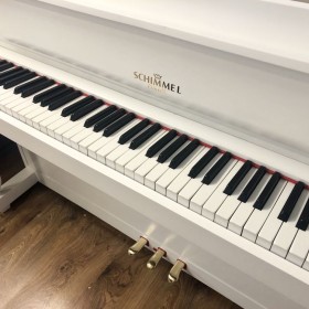 Pianino schimmel biale 112C
