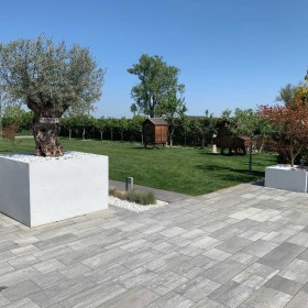 Duża donica betonowa ogrodowa zewnętrzna na drzewo 80x80x60 DUŻY WYBÓR