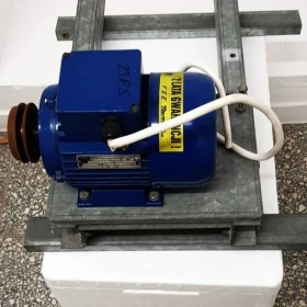 Polecam 2 Silniki 230/400V 1,1 kw i 0,9 kw z  Kompresorem