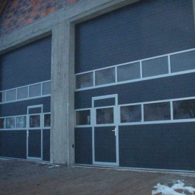 Producent Brama garażowa segmentowa Bramy garażowe przemysłowe Automat