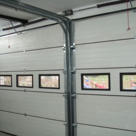 Producent Brama garażowa segmentowa Bramy garażowe przemysłowe Automat