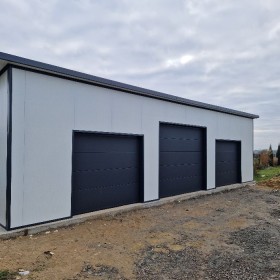 Producent Brama garażowa segmentowa Bramy garażowe przemysłowe 3,72*2