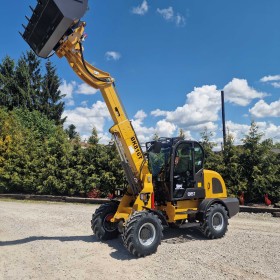 Ładowarka kołowa z kabina Berger Kraus BK816T do 1600kg Teleskopowa