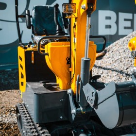 TANIA NOWA Koparka Berger Kraus BK900A disel diesel żółta FAKTURA