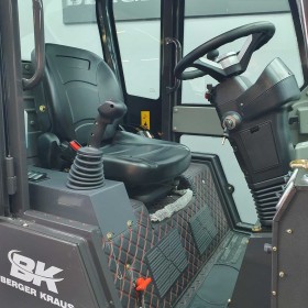 Ładowarka kołowa z kabiną Berger Kraus BK906 silnik Perkins Euro 5