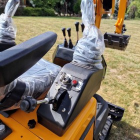 Mini Koparka Berger Kraus BK1300JSR silnik KUBOTA JOYSTICK osprzęt
