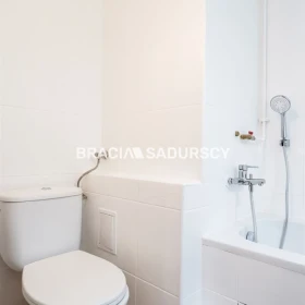 ul.Powstańców – 2 pokoje, osobna kuchnia, balkon
