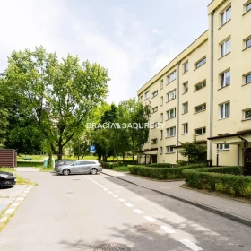 ul.Powstańców – 2 pokoje, osobna kuchnia, balkon