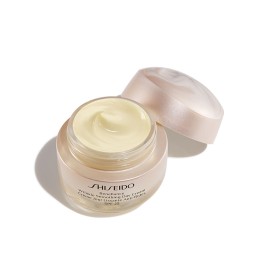 Shiseido Benefiance SPF25 Krem Przeciwzmarszczkowy na Dzień 50 ml
