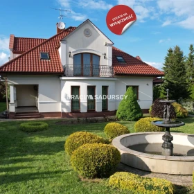Gustowny dom rezydencyjny
