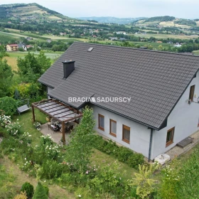 Dom z widokiem na jezioro