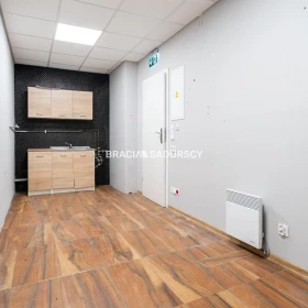 Kurdwanów lokal front 75 m2 