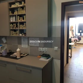 Lokal usługowy w dobrej lokalizacji 