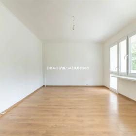 3 niezależne pok/do remontu/duzo zieleni/balkon