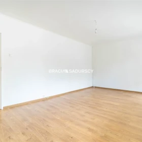 3 niezależne pok/do remontu/duzo zieleni/balkon