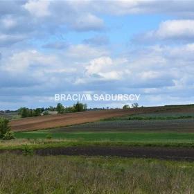 Działka w całości budowlana o pow.: 1464 m2