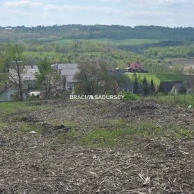 Działk MN2 przy ul. Magnoliowej w Wieliczce.