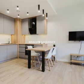 M-2 POK.|33M|RAKOWICKA|INWESTYCJA |BALKON |ZIELONO