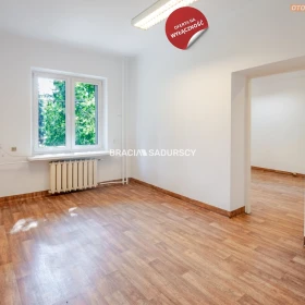 Lokal biurowy, 6 pomieszczeń 