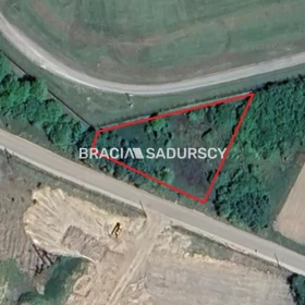 Działka produkcyjno – usługowa w Morawicy