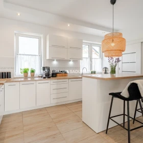 Dom wolnostojący 273 m², działka 18 ar – Węgrzce