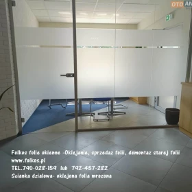 Folkos- folia dekoracyjna paski - oklejanie biur Warszawa , folie matowe mrożone, mleczne...MAT MROŻONE PASKI -Warszawa folie okienne