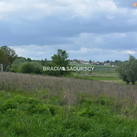 Działka w całości budowlana o pow.: 1464 m2