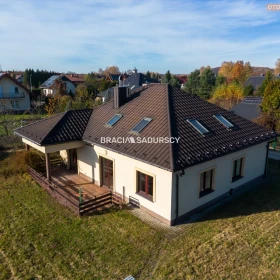 Dom o dużym potencjale / 7 pok / 10 ar