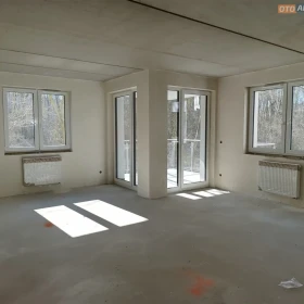 Apartament z tarasem i garderobą 