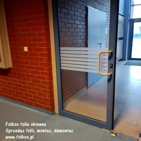 Folie dekoracyjne- folie paski do oklejania szyb Warszawa- Folie paski na ścianki do biura- folie paski na drzwi- Oklejamy Warszawa