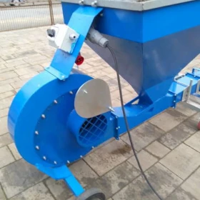 Dozownik zbrojenia rozproszonego betonu - Distributed concrete reinforcement dispenser