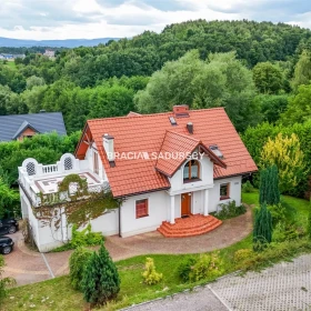 PRZESTRONNY, KLIMATYCZNY DOM NA WIDOKOWEJ DZIALCE 