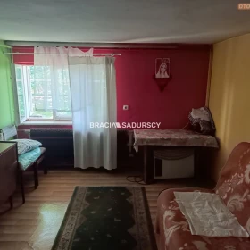 Budynek z lat 70-tych w Targowisku gm.Kłaj