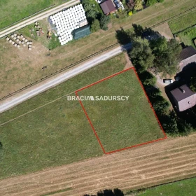 Działka 1004 m2 - Podolany