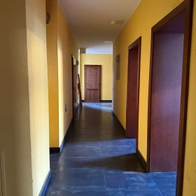 Przestronny apartament w kamienicy z windą