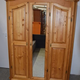 szafa z drewna sosnowego - jak nowa 