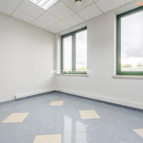 LOKAL OK 15,5 M2 BIUROWY PRĄDNIK BIAŁY -BIUROWIEC