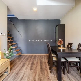 Dwupoziomowe mieszkanie 70 m² w granicy Krakowa