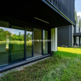 3pokoje,50m2,nowe budownictwo,2 ogródki,m.postojow