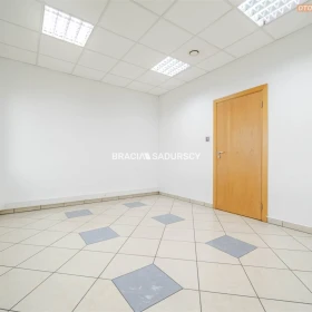 lokal biurowy w biurowcu 11m2 Pradnk Bialy
