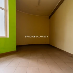 Lokal przy placu Bieńczyckim, Kraków Bieńczyce