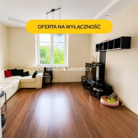 Na wyłaczność, Korabnicka. 