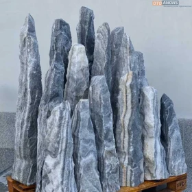 Monolit-skała ozdobna do ogrodu