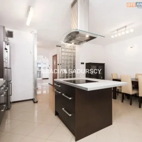 Dwupoziomowy apartament z balkonem os. zamknięte