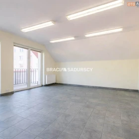 Budynek handlowo-mieszkanly Centrum Skawiny