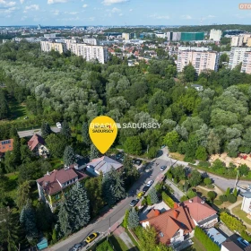 Klimatyczny, wolnostojący dom w sąsiedztwie parku