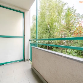 Sprzedam, duża kuchnia, 2-pok z balkonem 